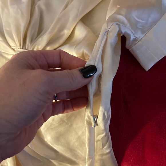Anne Klein suit 100% Silk ivory creme Top Sz 4P. - Picture 8 of 11